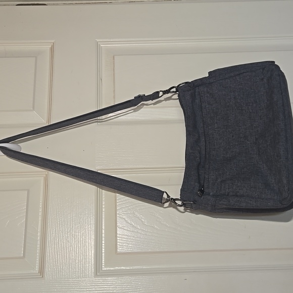 Lug Shimmy SE Crossbody Bag - Picture 7 of 13